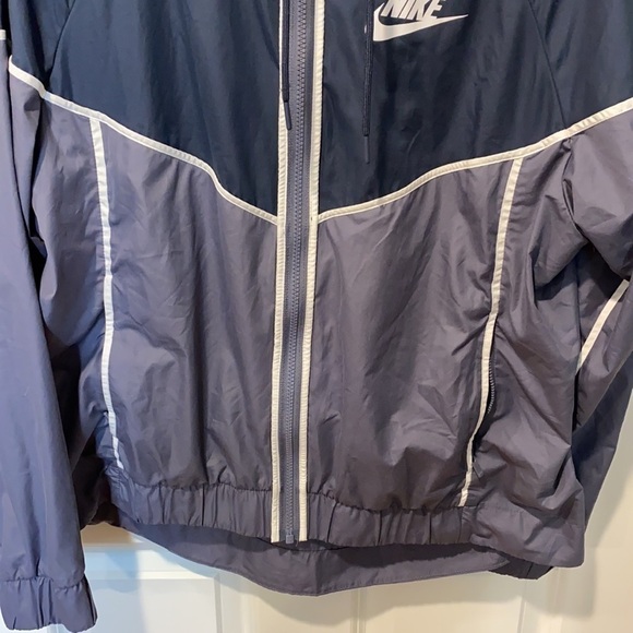 Nike Lightweight Rain Windbreaker Jacket EUC - Picture 3 of 16